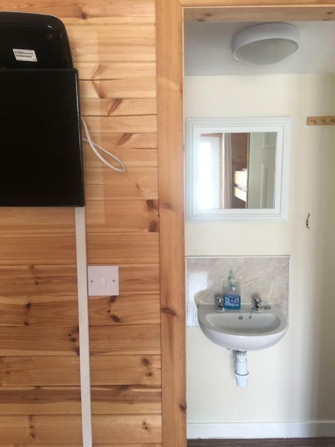 1 Lochness Rooms&Hostel Drumnadrochit Kültér fotó